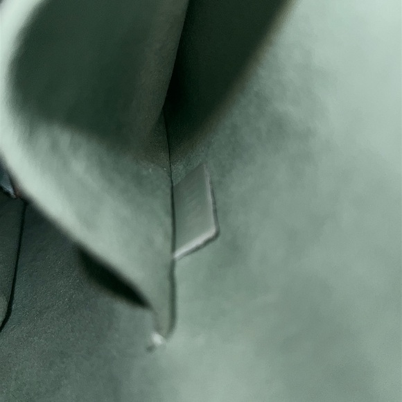 Louis Vuitton Alma - Picture 12 of 16